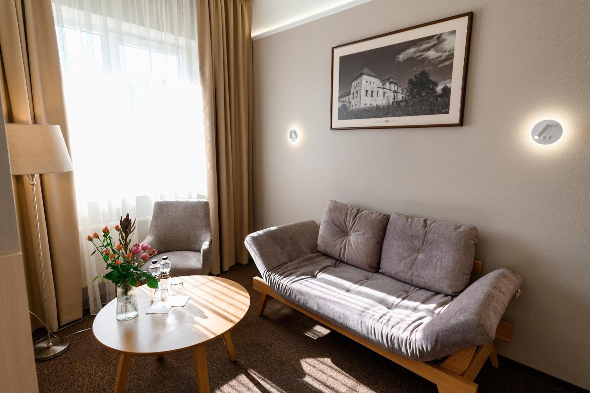 Nota Bene Hotel & Restaurant Lviv Eksteriør bilde